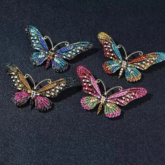 Betsey Johnson Green Butterfly Crystal Brooch - Picture 3 of 3